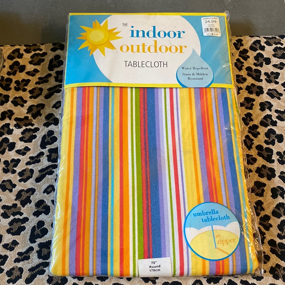 Vintage LINENS-N-THINGS Striped Umbrella Tablecloth 70” Round